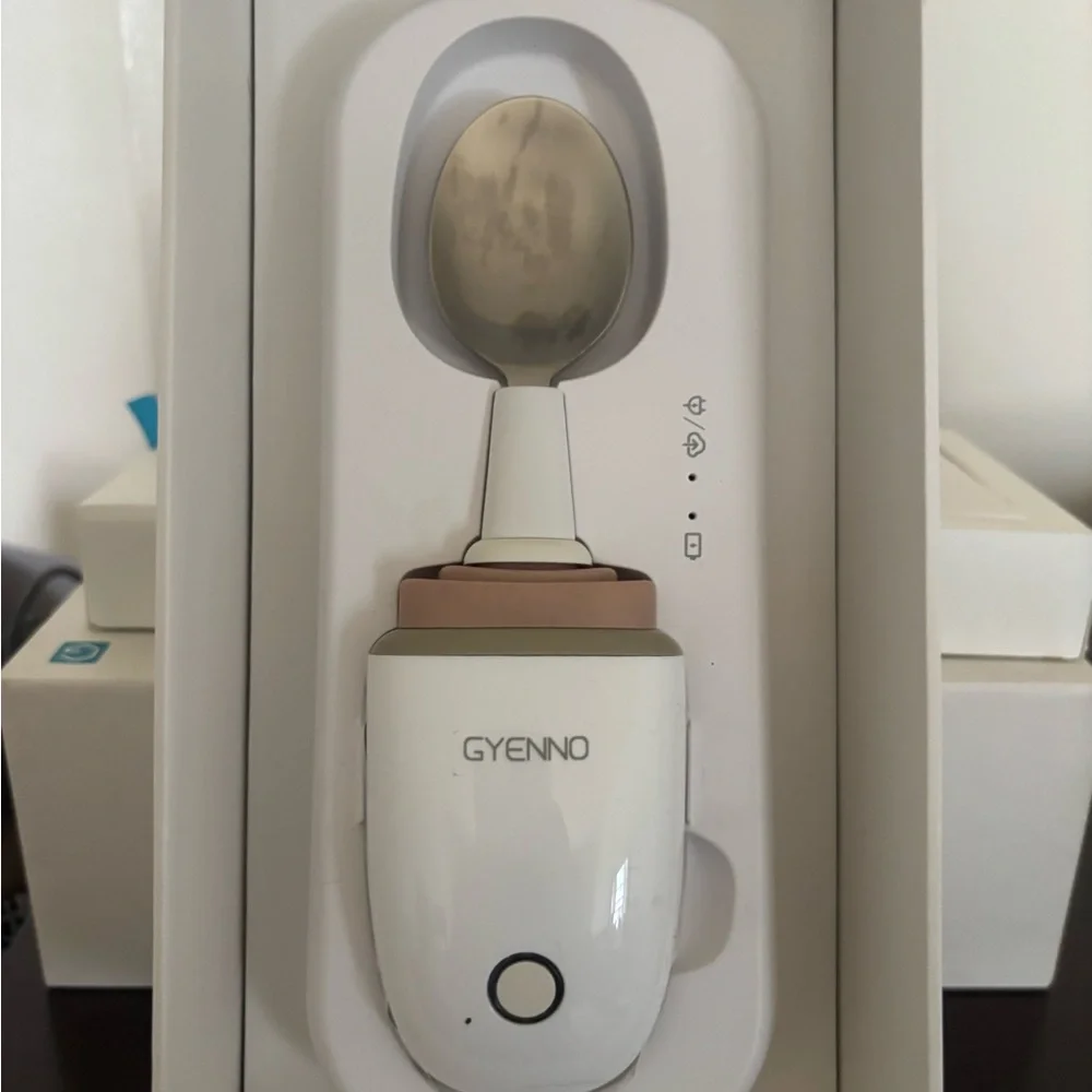 Gyenno Tremor Assistance Spoon and Fork Set - Picture 2 of 5